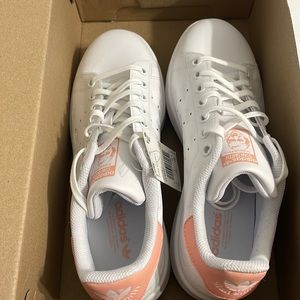 Brand New Adidas Stan Smiths! Kids size 6 1/2 us